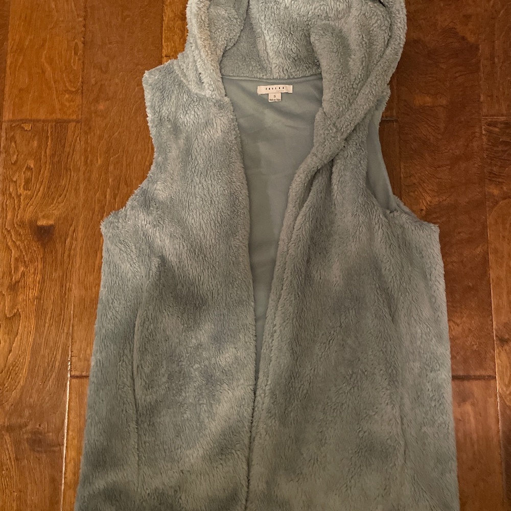 Hooded Sherpa zip jacket with pockets